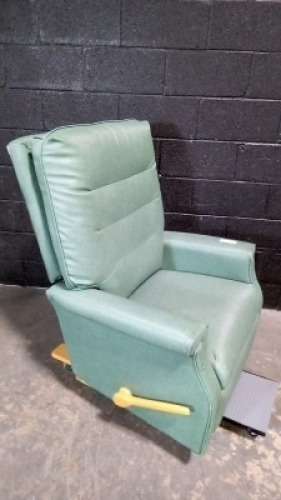 RECLINER