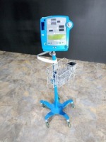 GE PRO 400 VITAL SIGN MONITOR ON ROLLING STAND