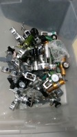 LOT OF OXYGEN REGULATORS