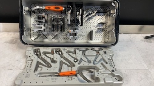 SMITH & NEPHEW ACHIEVECAS KNEE INSTRUMENT SET