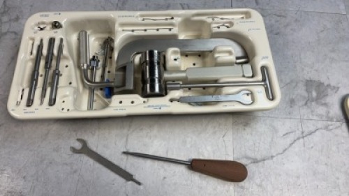 ZIMMER INTRAMEDULLARY NAIL EXTRACTION INSTRUMENT SET