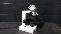 NIKON LAB MICROSCOPE WITH OBJECTIVES (4SC,10SC,40SC,100SC)