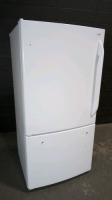 GE REFRIGERATOR