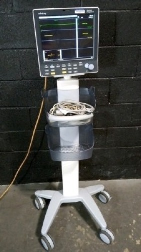 MINDRAY PASSPORT V PATIENT MONITOR ON ROLLING STAND