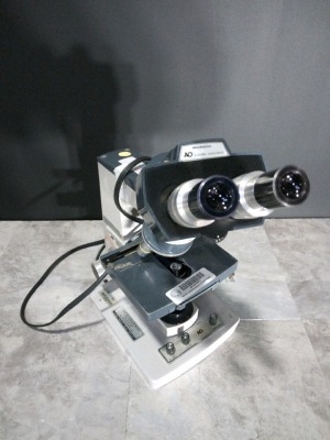 AO ONE TEN MICROSCOPE WITH 10X EYEPIECE AND 3 OBJECTIVES: 40, 10, 4