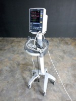 MINDRAY ACCUTORR 5 VITAL SIGN MONITOR ON ROLLING STAND