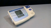 OMRON HEM-705CP BLOOD PRESSURE MONITOR