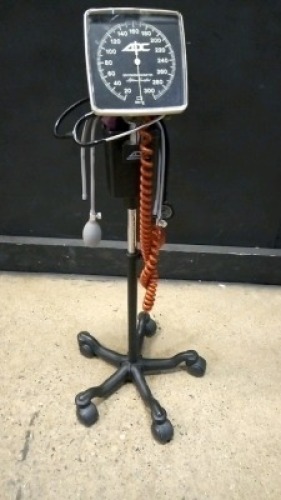 SPHYGMOMANOMETER