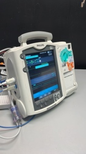 PHILIPS HEARTSTART MRX DEFIB WITH PACING, 3 LEAD ECG, SPO2, & BATTERIES
