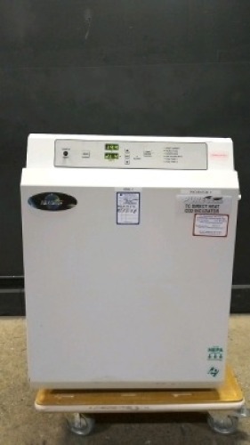 NUAIRE PURECELL TC DIRECT HEAT CO2 INCUBATOR