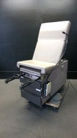 RITTER/MIDMARK 104 EXAM TABLE WITH LITE BOX/LITE PIPE