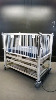 HARD E752 ELECTRIC INFANT CRIB