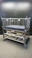 HARD E752 ELECTRIC INFANT CRIB