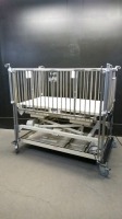 HARD S752 ELECTRIC INFANT CRIB