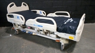 HILL-ROM VERSACARE HOSPITAL BED W/HEAD & FOOTBOARDS