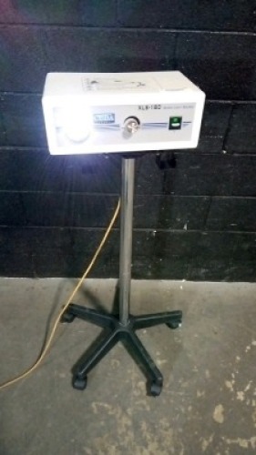 CUDA FIBEROPTICS XLS-180 LIGHT SOURCE ON ROLLING STAND