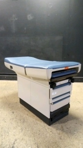 MIDMARK 404 EXAM TABLE