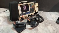 MEDTRONIC/PHYSIO-CONTROL LIFEPAK 20 BIPHASIC DEFIB WITH PACING, 3 LEAD ECG, ANALYZE, PADDLES