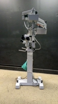 CARL ZEISS OPMI 6-SFR SURGICAL MICROSCOPE TO INCLUDE DUAL MOUNT BINOCULARS WITH EYEPIECES BOTH (10X/22B, 12,5X/18B) BOTTOM LENSE (F 175) & MULTI0FUNCTION FOOTSWITCH ON UNIVERSAL S3B STAND
