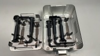 INVUITY EIKON ILLUMINATED RETRACTOR INSTRUMENT SET