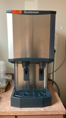 SCOTSMAN ICE MACHINE