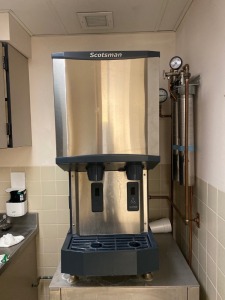 SCOTSMAN ICE MACHINE