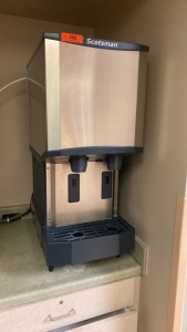 SCOTSMAN ICE MACHINE