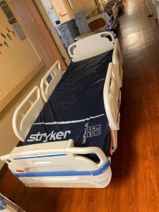 STRYKER 3005S3 PATIENT BED