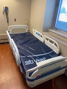 STRYKER 3005S3 PATIENT BED