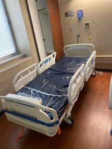 STRYKER 3005S3 PATIENT BED