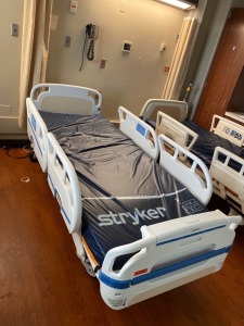 STRYKER 3005S3 PATIENT BED