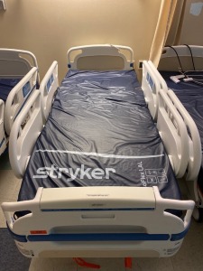 STRYKER 3005S3 PATIENT BED