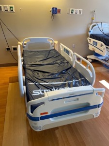 STRYKER 3005S3 PATIENT BED