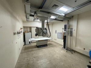  2017 CARESTREAM DIGITAL RAD ROOM WITH OVERHEAD TUBE CRANE., 2017 VARIAN RAD 60 X-RAY TUBE, WALL BUCKY W DIGITAL CASSETTE INTERFACE, PATIENT TABLE WITH DIGITAL CASSETTE INTERFACE - VX3733 - TAB, 2017 CARESTREAM X-RAY GENERATOR - DRX EVOLUTION PLUS, RALCO 