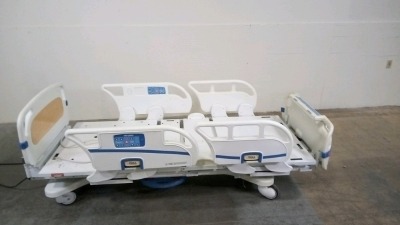 STRYKER 3002 S3 HOSPITAL BED WITH HEAD AND FOOT BOARDS (IBED AWARENESS, BED EXIT, SCALE)