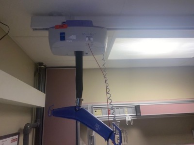 ARJO HUNTLEIGH MAXI-SKY 600 PATIENT LIFT WITH TRACK