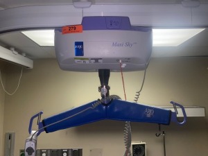 ARJO HUNTLEIGH MAXI-SKY 600 PATIENT LIFT WITH TRACK