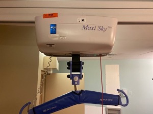 ARJO HUNTLEIGH MAXI-SKY 1000 PATIENT LIFT WITH TRACK