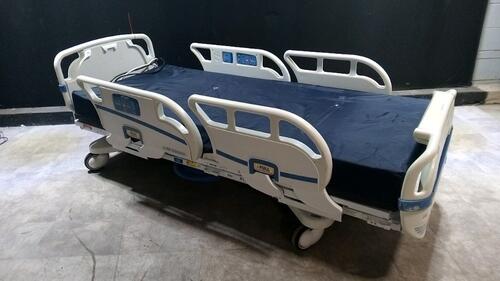 STRYKER 3002 S3 HOSPITAL BED WITH HEAD & FOOTBOARD (CHAPERONE WITH ZONE CONTROL, BED EXIT, SCALE) (IBED AWARENESS)