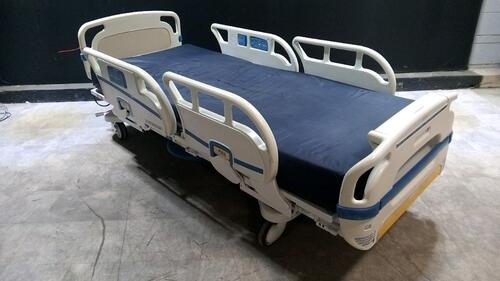 STRYKER 3002 S3 HOSPITAL BED WITH HEAD & FOOTBOARD (CHAPERONE WITH ZONE CONTROL, BED EXIT, SCALE) (IBED AWARENESS)