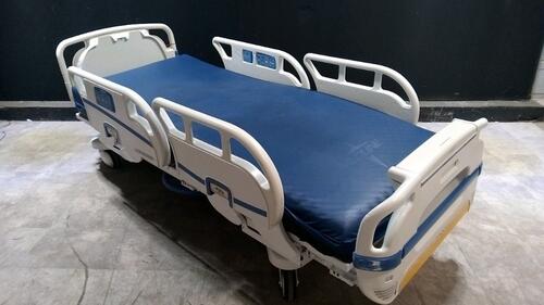 STRYKER 3002 S3 HOSPITAL BED WITH HEAD & FOOTBOARD (CHAPERONE WITH ZONE CONTROL, BED EXIT, SCALE) (IBED AWARENESS)