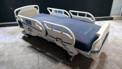 STRYKER 3002 S3 HOSPITAL BED WITH HEAD & FOOTBOARD (CHAPERONE WITH ZONE CONTROL, BED EXIT, SCALE) (IBED AWARENESS)