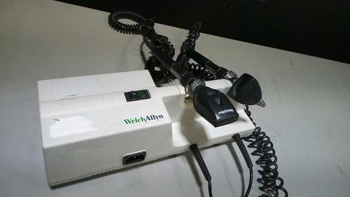 WELCH ALLYN 767 SERIES OTO/OPTHALMOSCOPE WITH HEADS