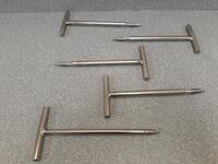 LOT OF FEMORAL HEAD EXTRACTORS