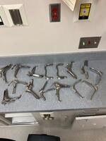 LOT OF VAGINAL RETRACTORS