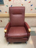 PATIENT ROOM RECLINER