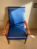 HIGH BACK PATIENT ROOM CHAIRS