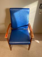 HIGH BACK PATIENT ROOM CHAIRS