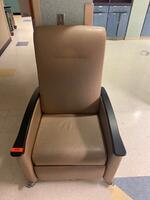 PATIENT ROOM RECLINER