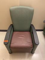 PATIENT ROOM RECLINER